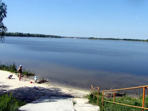 ділянка за адресою Центральна вул.