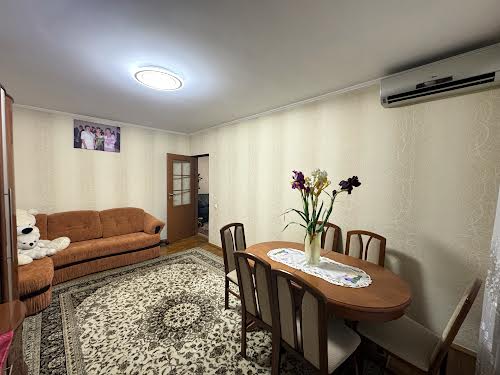 квартира за адресою Оноре де Бальзака вул., 58