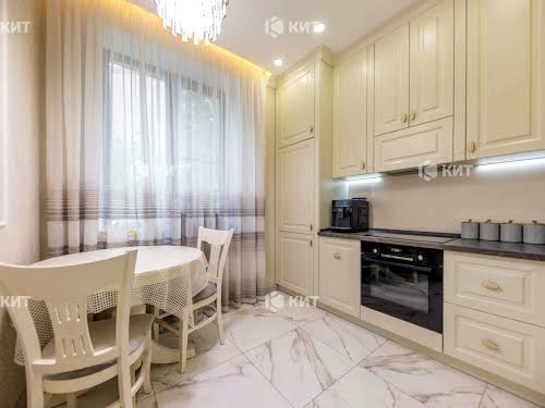 квартира за адресою Конституції пл., 20