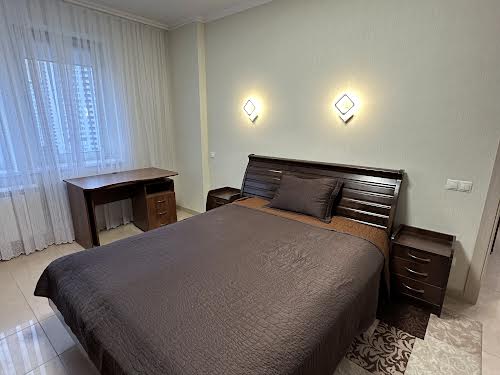 квартира за адресою Миколи Бажана просп., 12