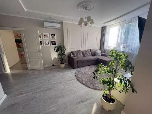квартира по адресу Ревуцкого ул., 7В