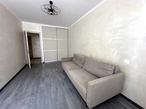 квартира за адресою Набережна вул., 8д