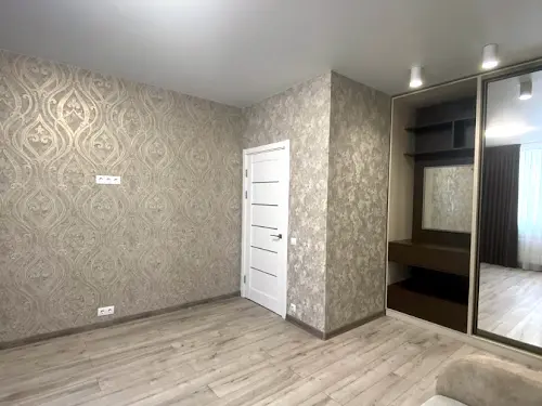 квартира за адресою Корольова вул., 4