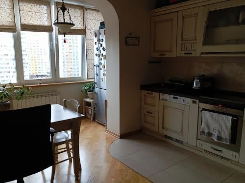 квартира за адресою Драгоманова вул., 6-А