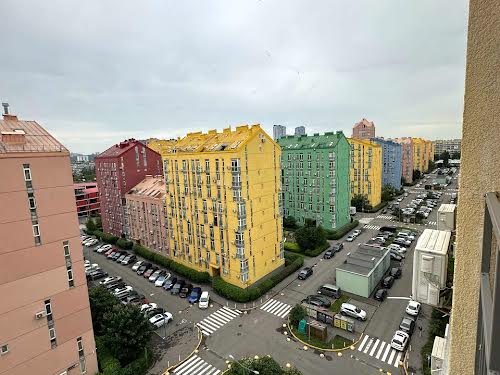 квартира за адресою Регенераторна вул., 4