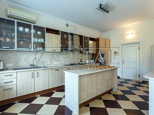 будинок за адресою с. Романків, Сосновий Бір вул.