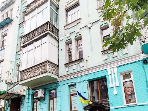 комерційна за адресою Саксаганського вул., 103