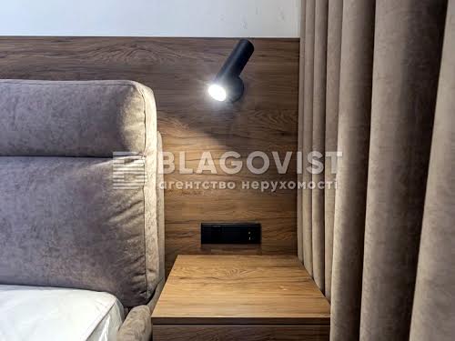 квартира за адресою Олександра Олеся вул., 7