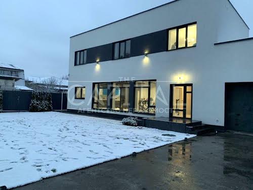 будинок за адресою с. Підгірці, Центральна