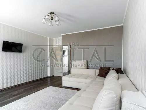 квартира за адресою Регенераторна вул., 4