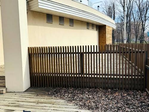 комерційна за адресою Сумська вул., 2