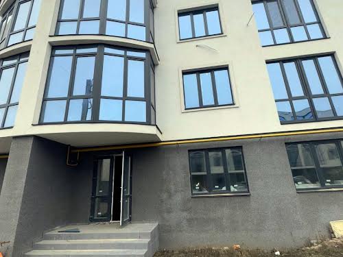 коммерческая по адресу Захисників, 19