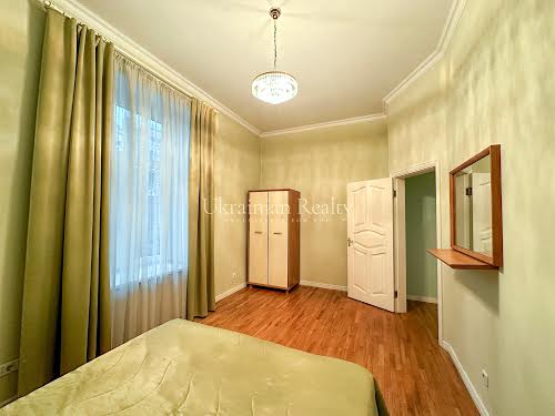 квартира за адресою Богдана Хмельницького вул., 32
