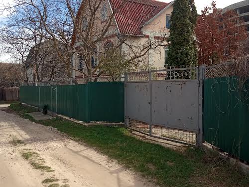 будинок за адресою Лучиста 8, 13