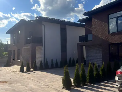 будинок за адресою с. Петропавлівська борщагівка, Живописна