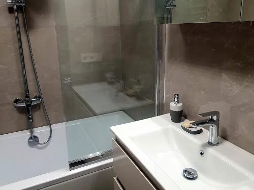 квартира за адресою Дніпровська набережна вул., 20-А
