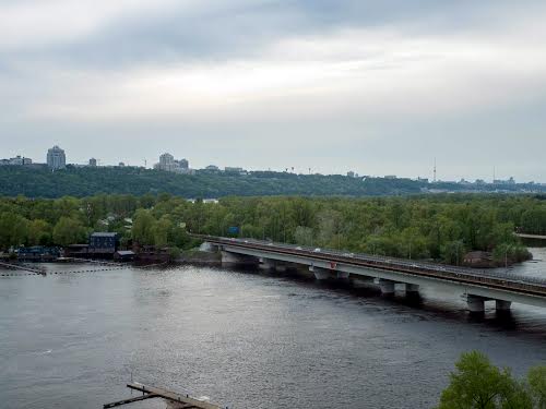 квартира за адресою Раїси Окіпної вул., 18