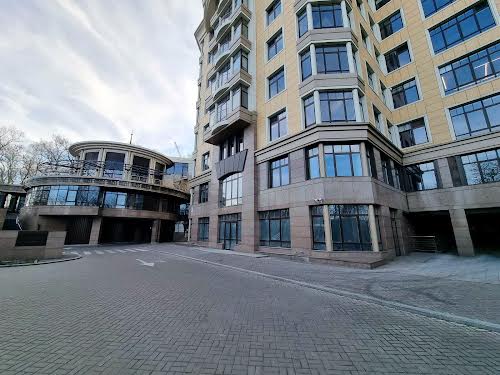 коммерческая по адресу Михаила Грушевского ул., 9б