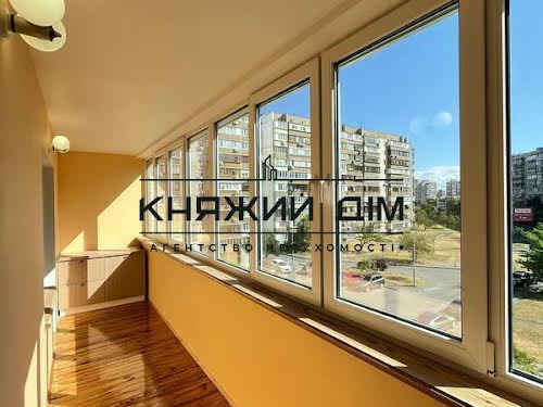 квартира за адресою Драгоманова вул., 44А