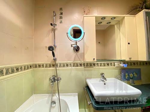 квартира по адресу Драгоманова ул., 8а