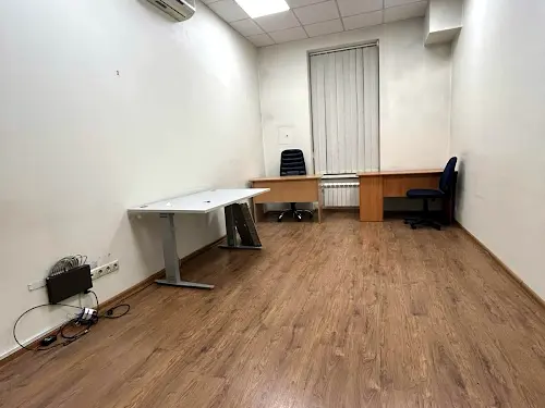 комерційна за адресою Саксаганського вул., 147/5
