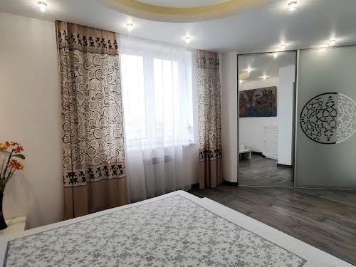 квартира за адресою Саперно-Слобідська вул., 10