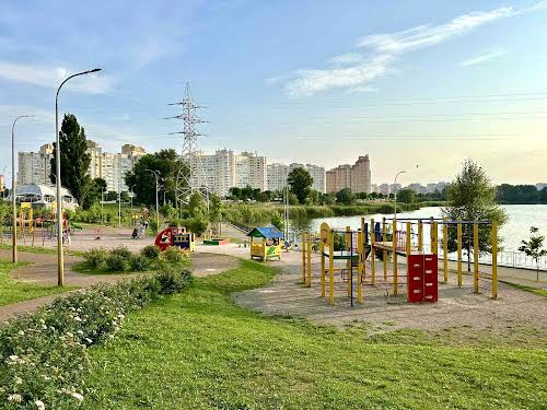 квартира за адресою Ревуцького вул., 40-Г