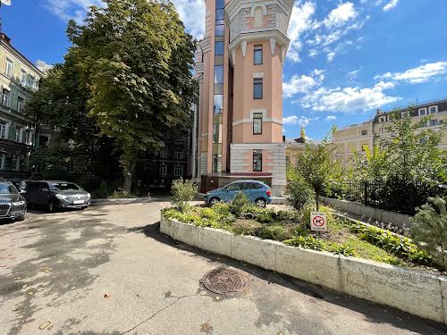 квартира за адресою Десятинна вул., 1/3