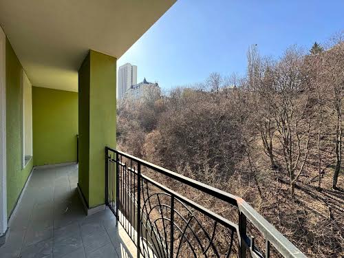 квартира за адресою Дегтярна вул., 20-Б