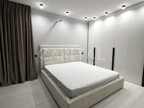 квартира за адресою Миколи Гулака вул., 4