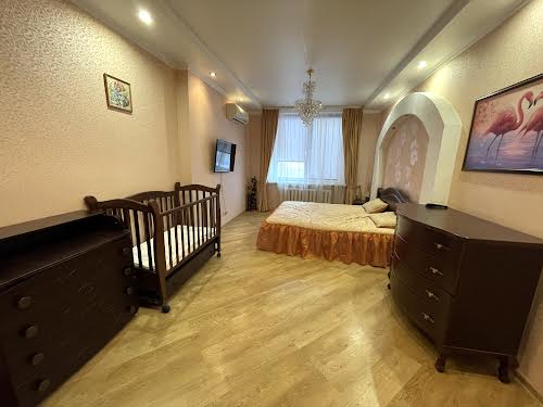 квартира за адресою Олени Пчілки вул., 6