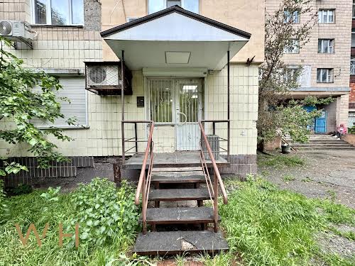 коммерческая по адресу Світлицького ул., 24-А