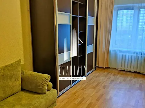 квартира за адресою Олени Пчілки вул., 2-Б