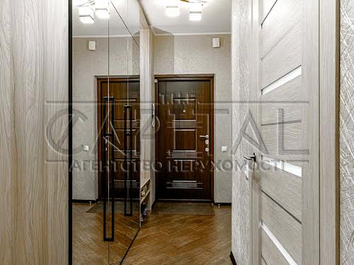 квартира за адресою Регенераторна вул., 4