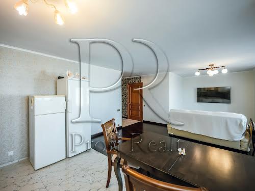 квартира за адресою с. Святопетрівське, Теплична вул., 38