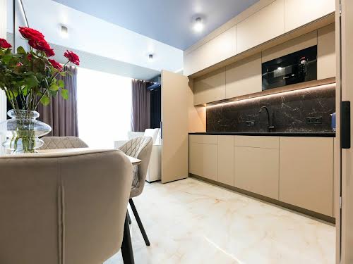 квартира за адресою Салютна вул., 2к4