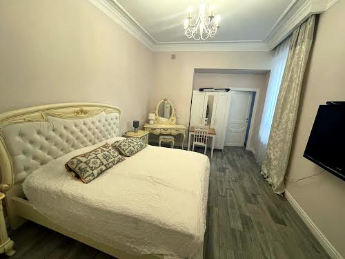 квартира за адресою Михайла Драгоманова вул., 4