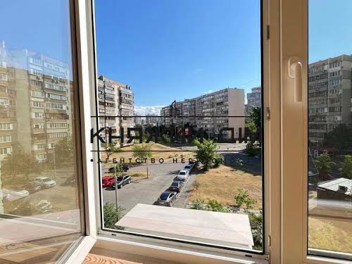 квартира за адресою Драгоманова вул., 44А