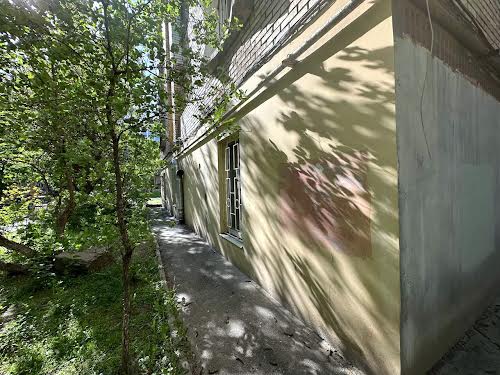 комерційна за адресою Саксаганського, 45