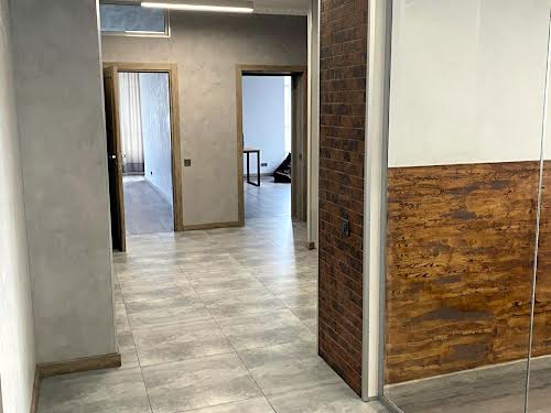комерційна за адресою Кловський узвіз, 7a