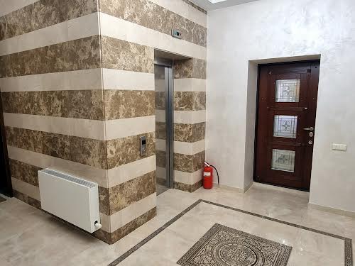 комерційна за адресою Омелютинська вул., 22