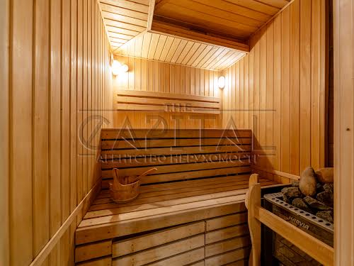 будинок за адресою курортна 9, 16