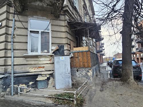коммерческая по адресу Одесская ул., 14