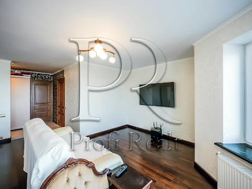 квартира за адресою с. Святопетрівське, Теплична вул., 38