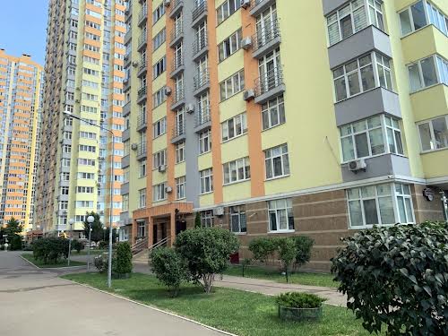 квартира за адресою Сім’ї Кульженків вул. (Дехтяренка Петра), 31а