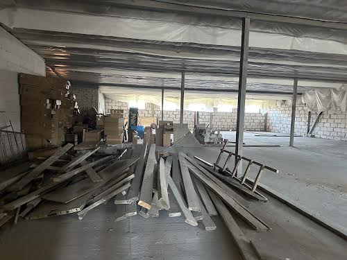 комерційна за адресою Чорних Запорожців вул. (Петра Запорожця), 28