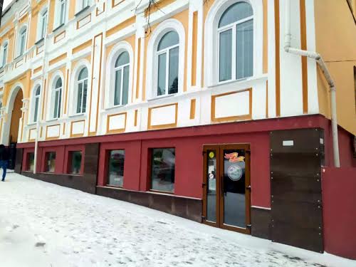 комерційна за адресою Гетьмана Полуботка вул., 8