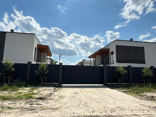 дом по адресу центральна, 50