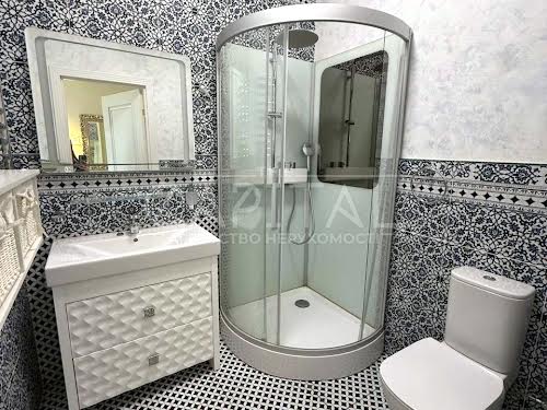 квартира по адресу Кловский спуск, 7a