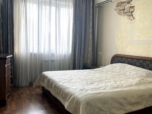 квартира за адресою Дніпровська набережна вул., 19